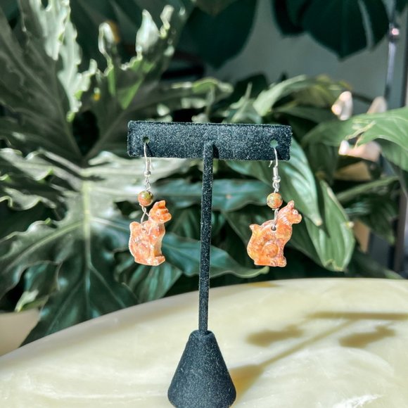 Vintage Jewelry - Vintage 90s Marble Stone Carved Cat Dangle Earrings